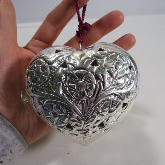 Silver plated pomander (refillable sachet) make closet or drawer smell good - Picture 1 of 15